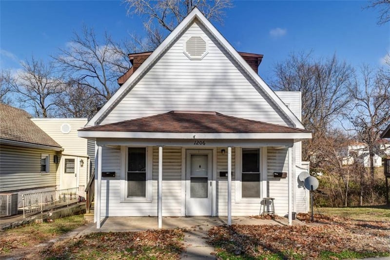 1206 Maple Ave, Independence, MO 64050