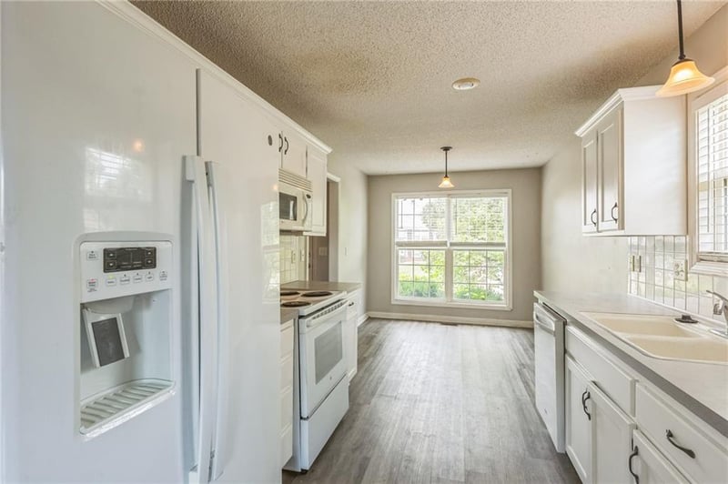 1010 Clinton St, Olathe, KS 66061