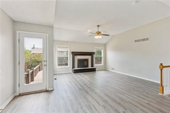 1010 Clinton St, Olathe, KS 66061