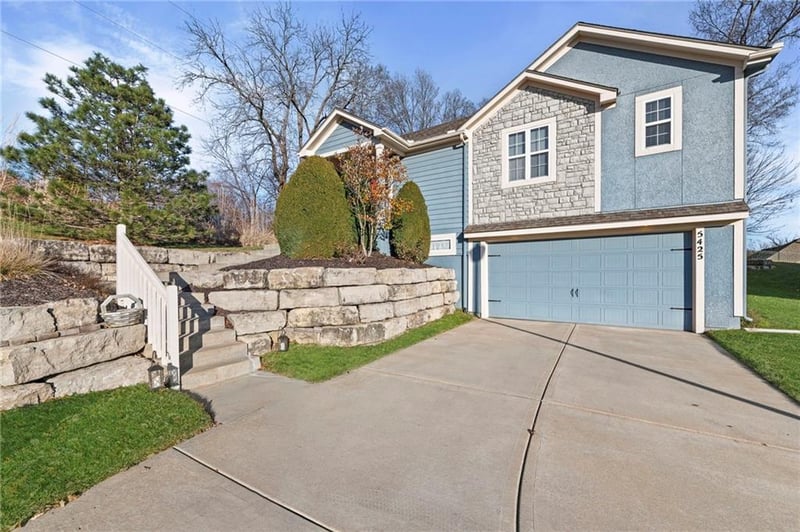 5425 102nd St, Kansas City, KS 66109