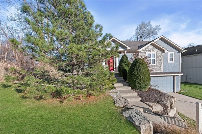 5425 102nd St, Kansas City, KS 66109