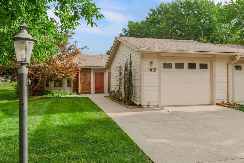 1412 W Stone Blvd, Raymore, MO 64083