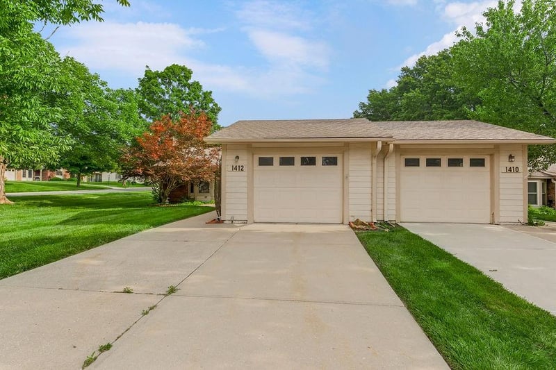 1412 W Stone Blvd, Raymore, MO 64083