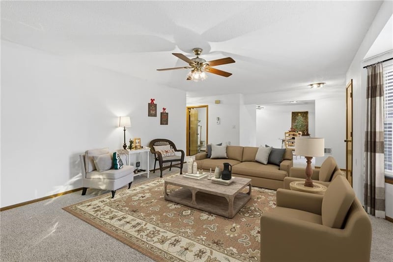 1412 W Stone Blvd, Raymore, MO 64083