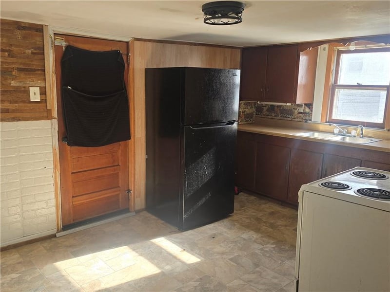 412 N Folger St, Carrollton, MO 64633
