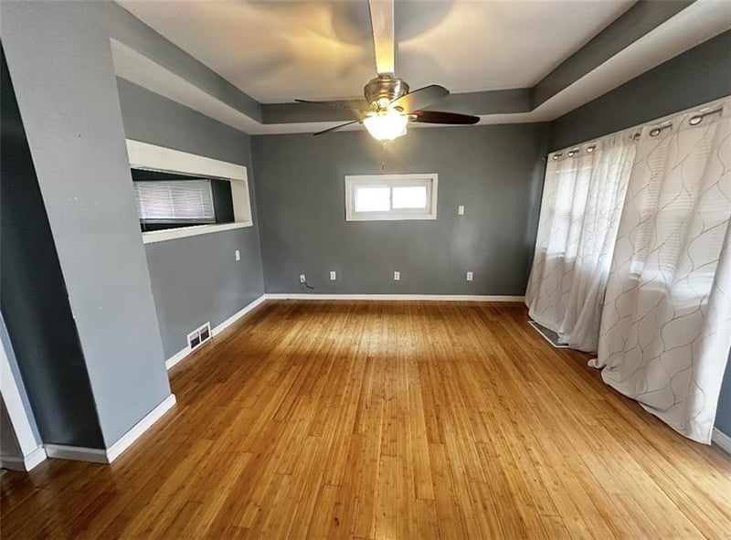 3123 10th St, St Joseph, MO 64505