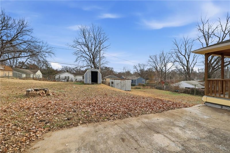 111 Ditzler Ave, Independence, MO 64053