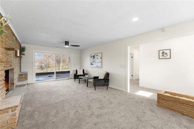 12012 37th St, Independence, MO 64052