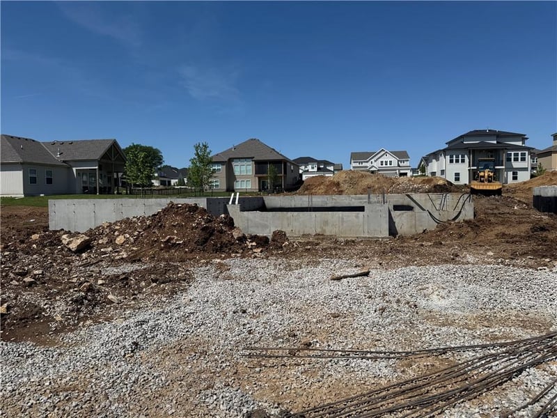 18620 Reinhardt St, Overland Park, KS 66085