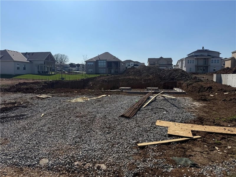 18620 Reinhardt St, Overland Park, KS 66085