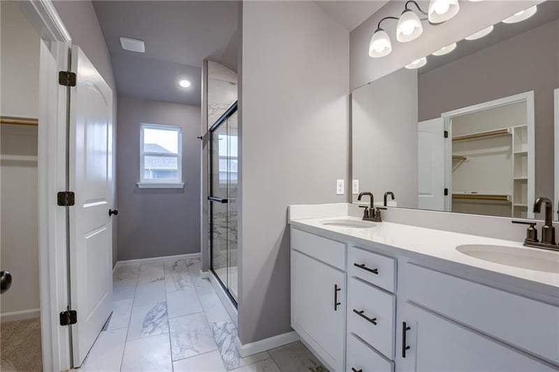 18490 205th Ter, Spring Hill, KS 66083