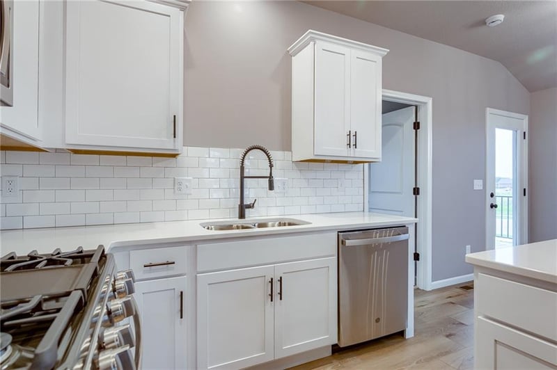 18490 205th Ter, Spring Hill, KS 66083