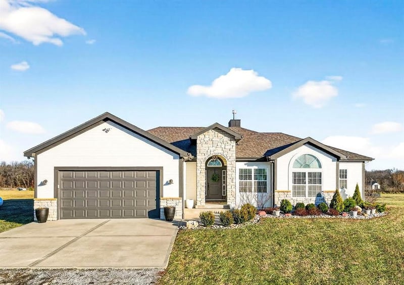 5199 SE Fox Run Rd, Lathrop, MO 64465