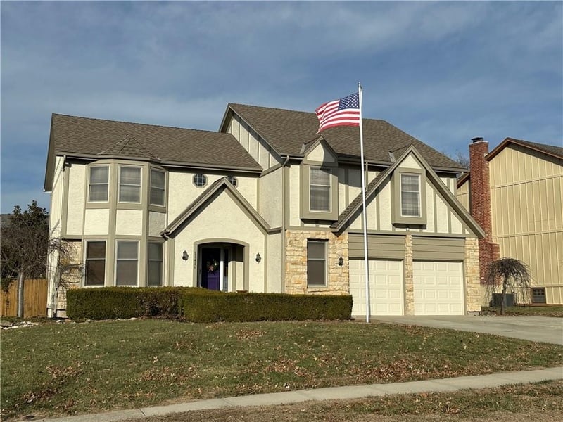 11416 105th St, Overland Park, KS 66214