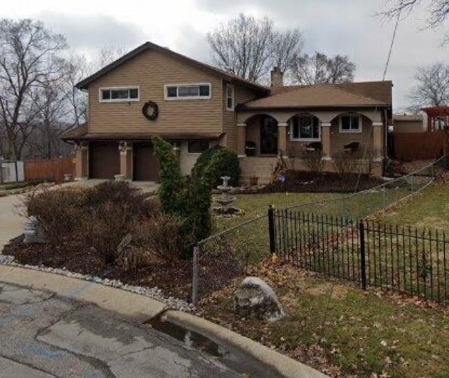 5262 Elmwood Ave, Kansas City, MO 64130