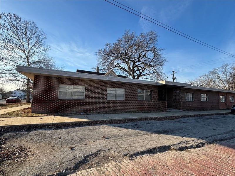 108 2nd St, Fort Scott, KS 66701