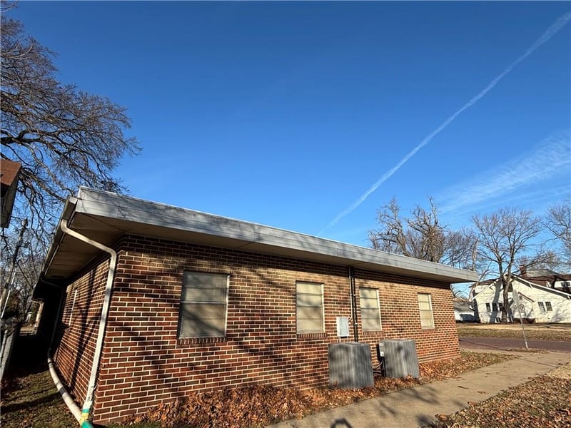 108 2nd St, Fort Scott, KS 66701