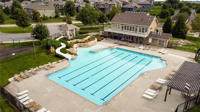 16425 170th St, Olathe, KS 66062