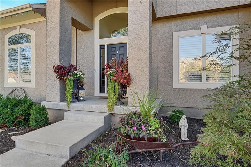 5303 W 166th Ter, Overland Park, KS 66085