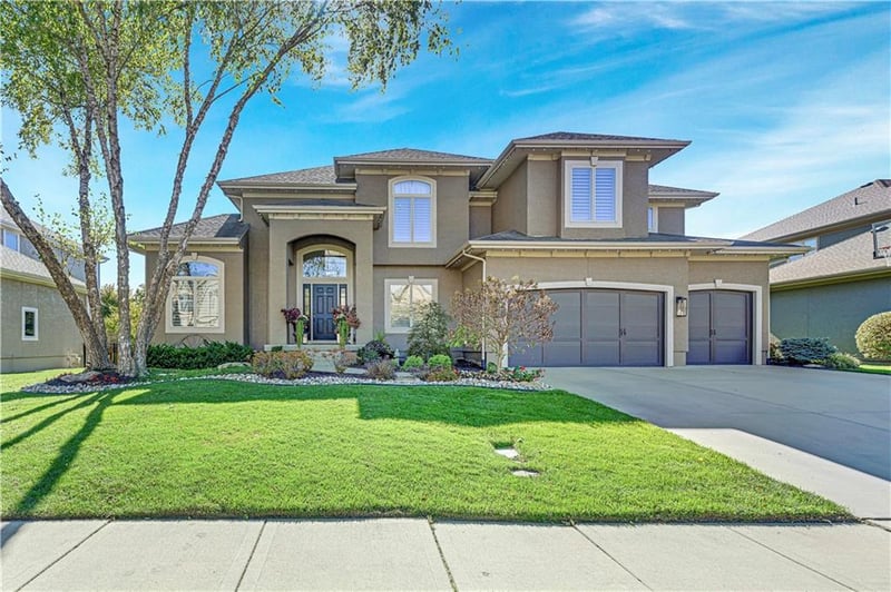 5303 W 166th Ter, Overland Park, KS 66085
