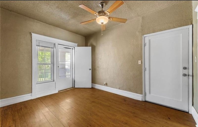 1115 41st St, Kansas City, MO 64110