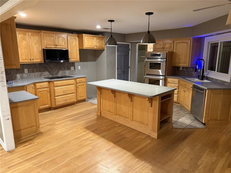 12509 W 154 Ter, Overland Park, KS 66221