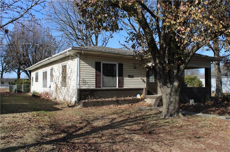 303 N Labette St, Frontenac, KS 66763