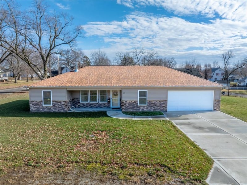 401 N Ritchie St, Hamilton, MO 64644