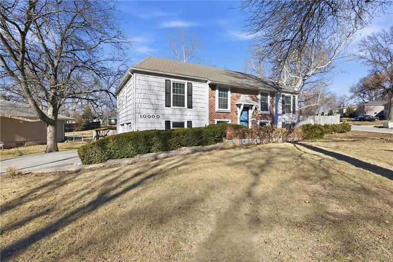 10000 93rd St, Overland Park, KS 66212