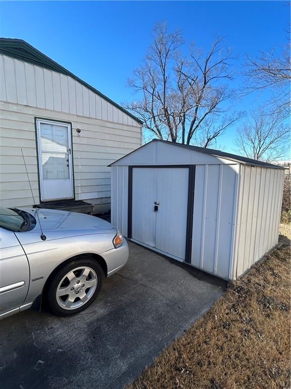 14724 Bellaire Ave, Grandview, MO 64030