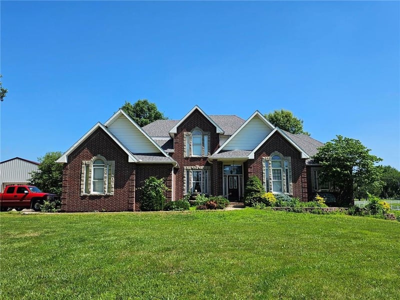 25408 NE Colbern Rd, Lee's Summit, MO 64086