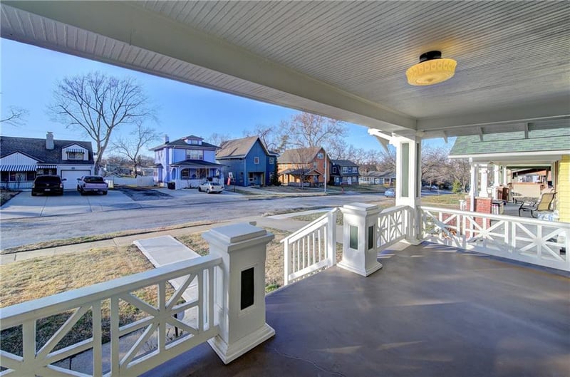 5433 Tracy Ave, Kansas City, MO 64110