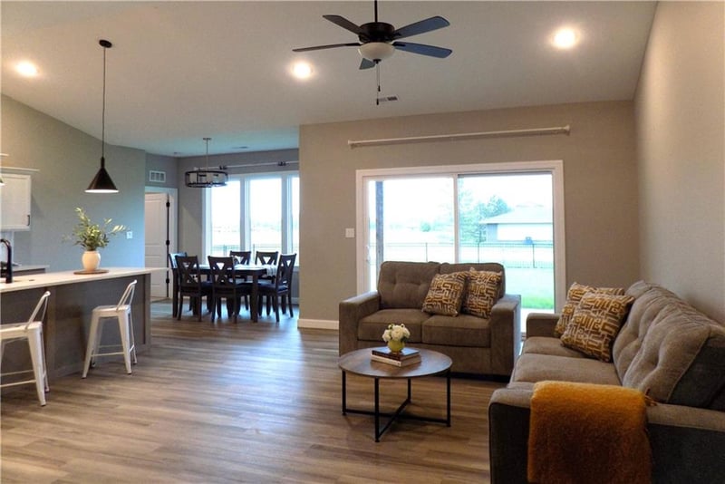 1215 Alexander Ct, Ottawa, KS 66067