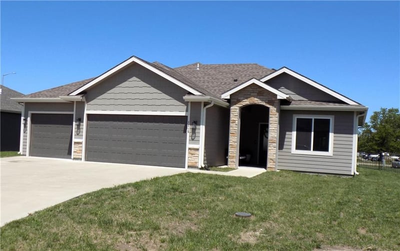 1215 Alexander Ct, Ottawa, KS 66067