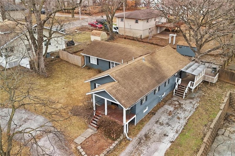 5734 Vivion Rd, Kansas City, MO 64119