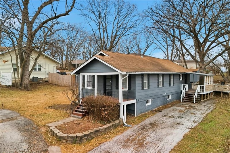 5734 Vivion Rd, Kansas City, MO 64119