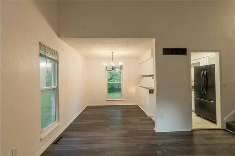 9525 Manning Ave, Kansas City, MO 66134