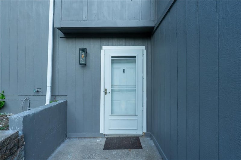 9525 Manning Ave, Kansas City, MO 66134