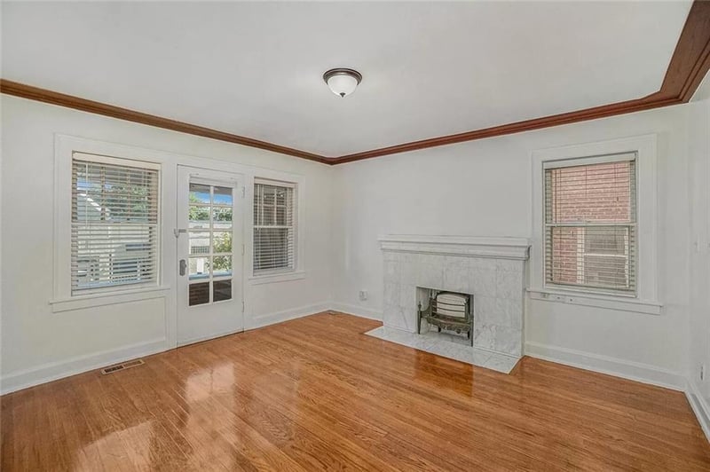 317 43rd St #1E, Kansas City, MO 64111