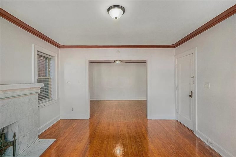 317 43rd St #1E, Kansas City, MO 64111