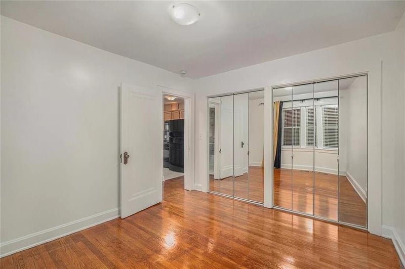 317 43rd St #1E, Kansas City, MO 64111