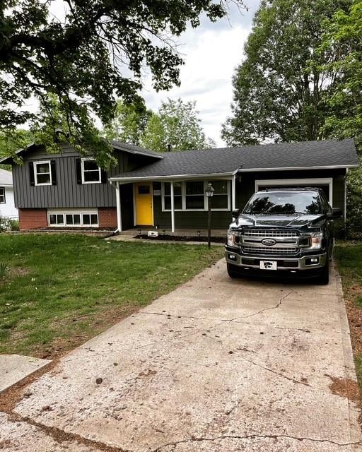 9105 Reeder Dr, Overland Park, KS 66214