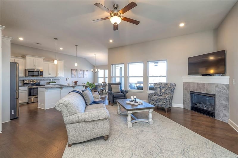 8118 NW 90th Ter, Kansas City, MO 64153