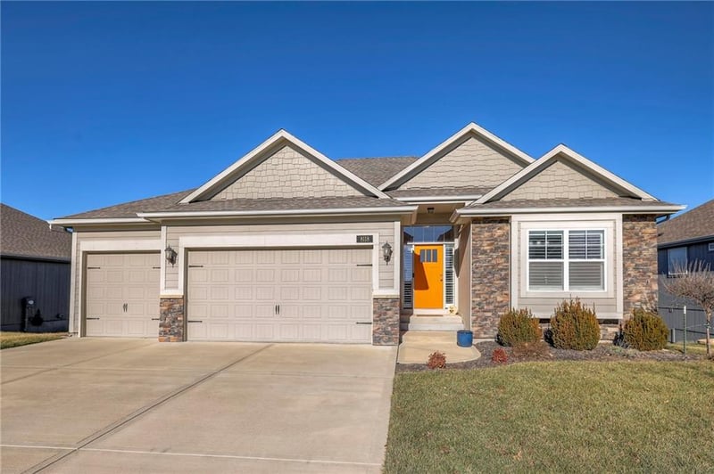 8118 NW 90th Ter, Kansas City, MO 64153