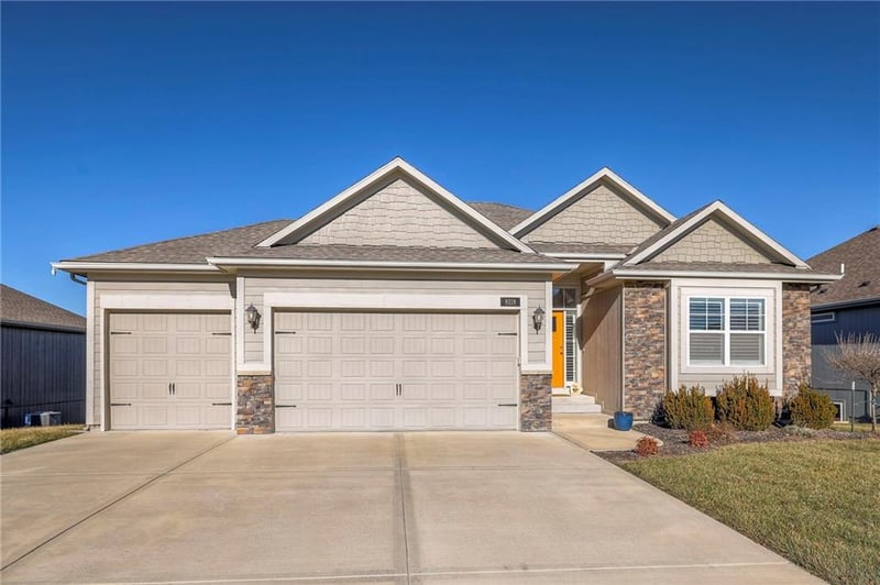 8118 NW 90th Ter, Kansas City, MO 64153