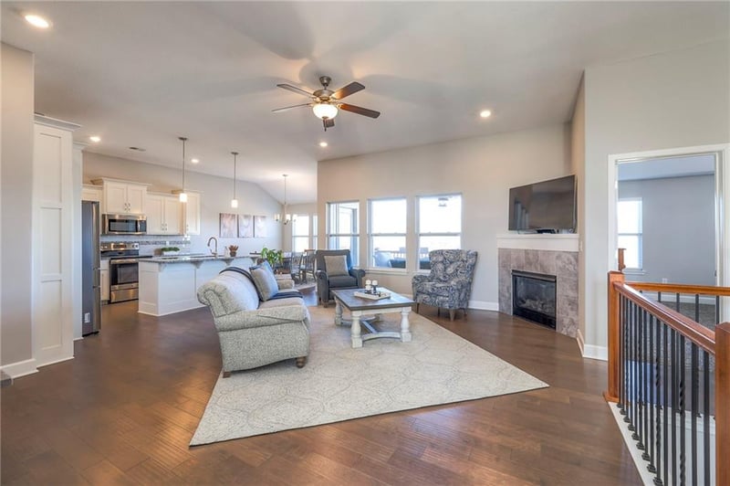 8118 NW 90th Ter, Kansas City, MO 64153