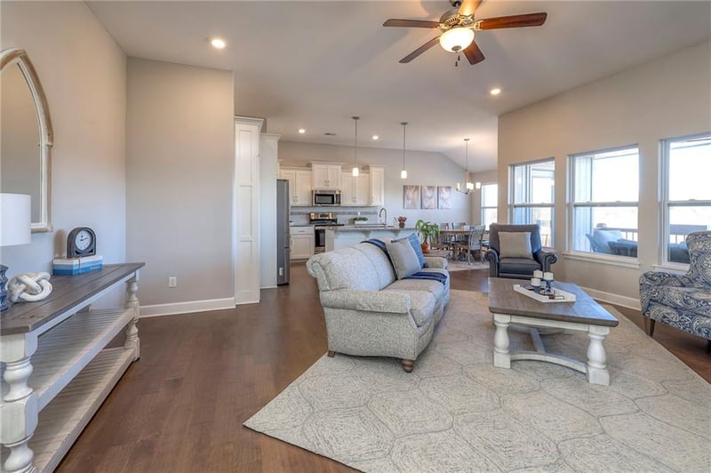 8118 NW 90th Ter, Kansas City, MO 64153