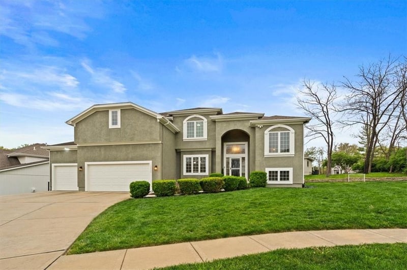 12544 Grand Ct, Kansas City, MO 64145