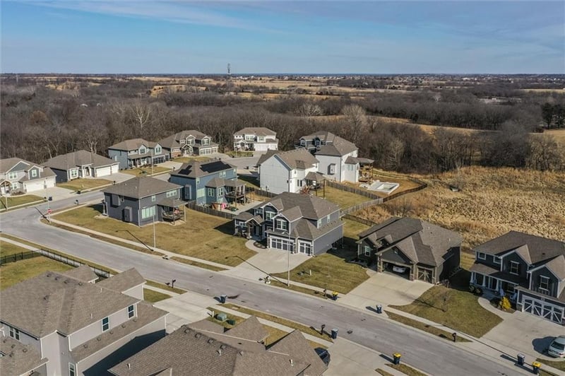 10423 Chelsea Ave, Kansas City, MO 64156