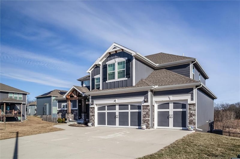 10423 N Chelsea Ave, Kansas City, MO 64156